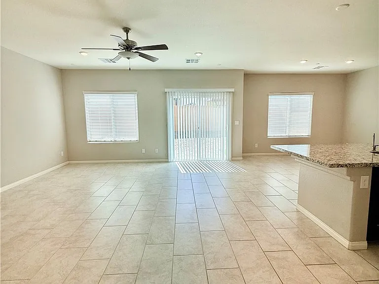 341 Canary Song Dr — Photo 4