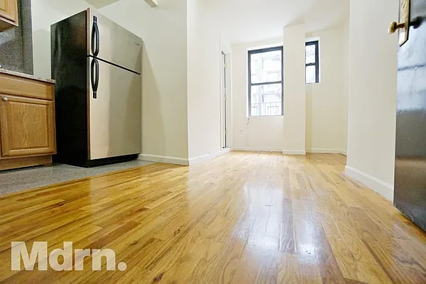 Rented by Mdrn Residential | media 14