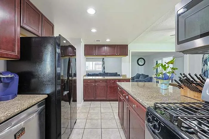 7907 Longdale Dr — Photo 2