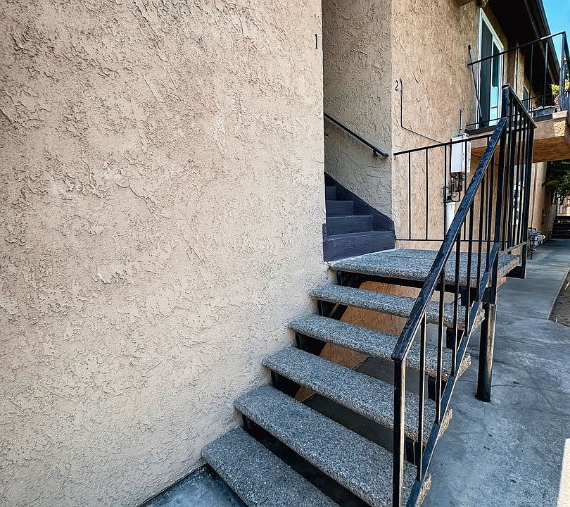 1st image of 829 S Greenwood Ave #1
