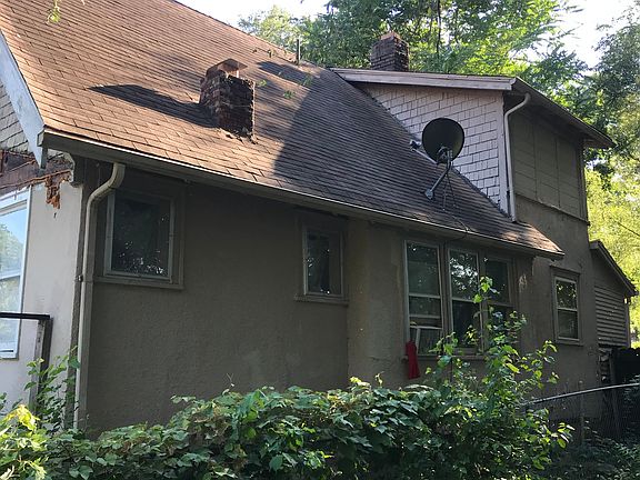 2nd image of 4016 Flora Ave