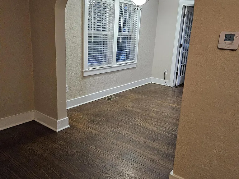 619 S Kentwood Ave — Photo 14