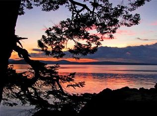 6 Limpet Ln, Eastsound, WA 98245