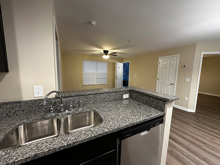 102 Rai Ct — Photo 8