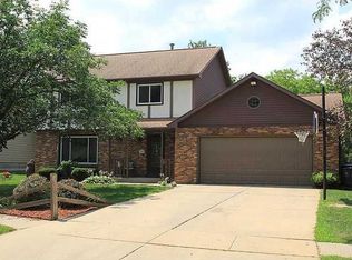 2108 Vista Cir NW, Cedar Rapids, IA 52405