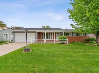 1756 Southland Ave, Oshkosh, WI 54902