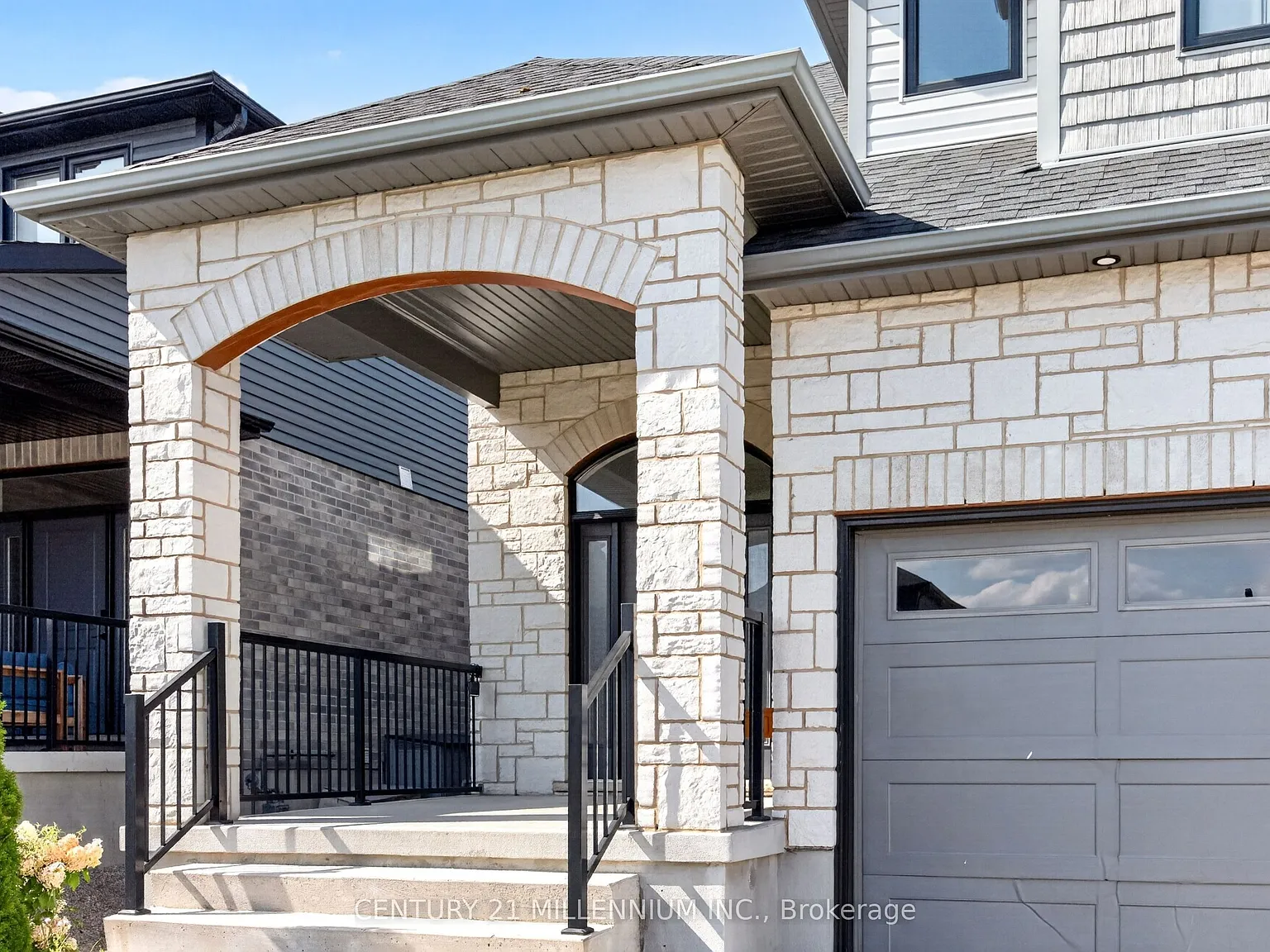 4 bed, $3,300 — Photo 2