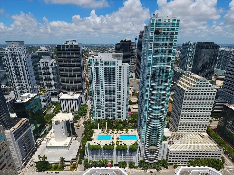 950 Brickell Bay Dr #1911