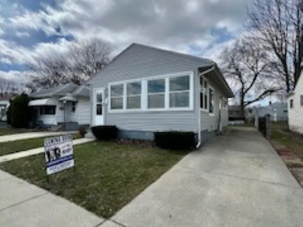 22139 Wilmot Ave, Eastpointe, MI 48021