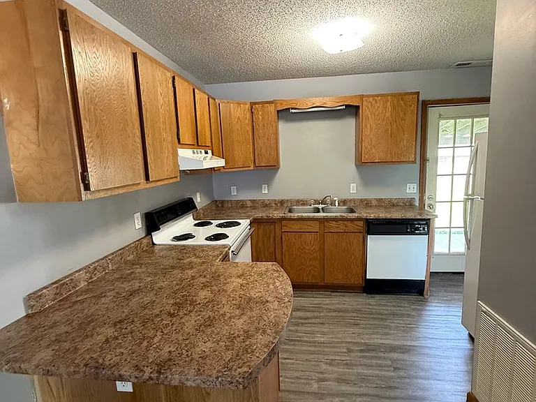 540 Baker Rd #C — Photo 4