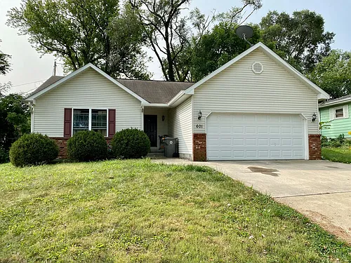 601 W Cherokee Dr Photo 1