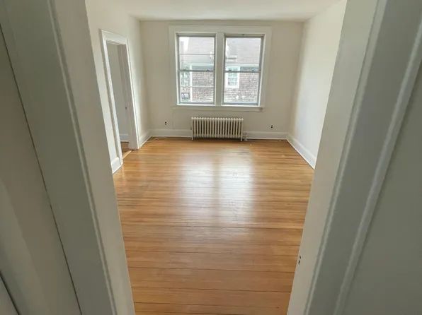 48 W Montauk Hwy APT 2, Hampton Bays, NY 11946