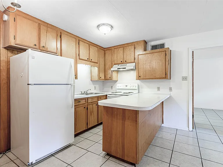 120 McAdams Ln #G — Photo 7