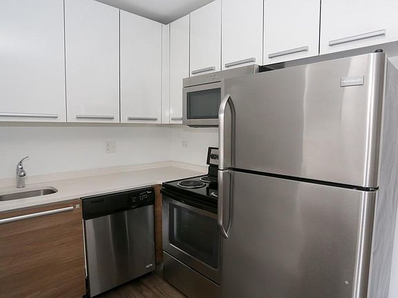 4th image of 925 W Carmen Ave APT 3E