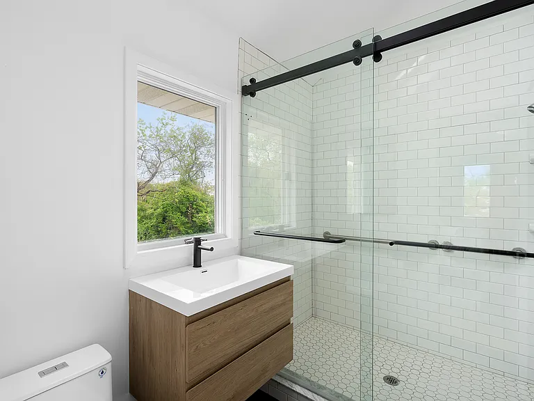 34 Seaside Ave — Photo 7