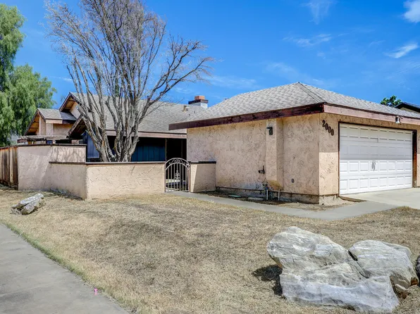 2000 E Buena Vista Avenue, Visalia, CA 93292