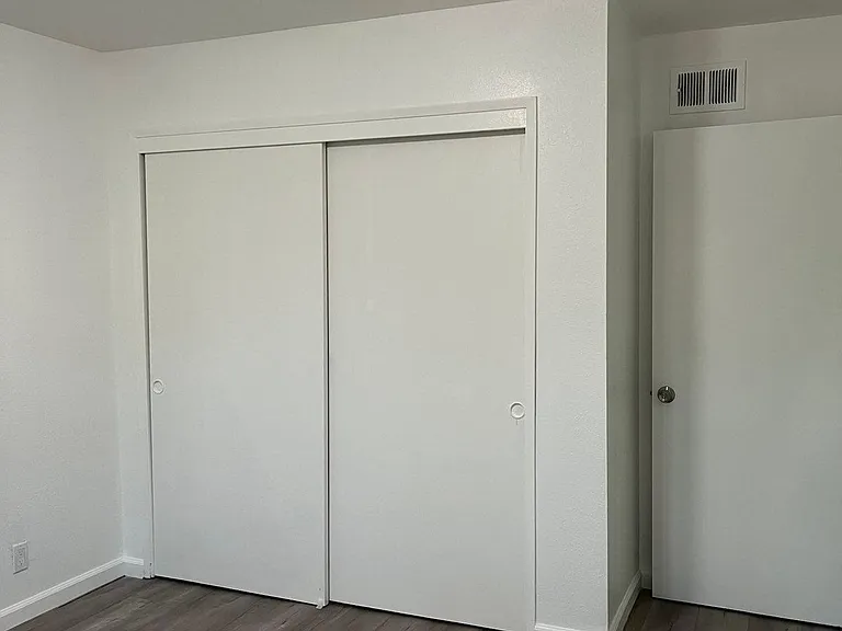 832 Penarth Ave — Photo 12