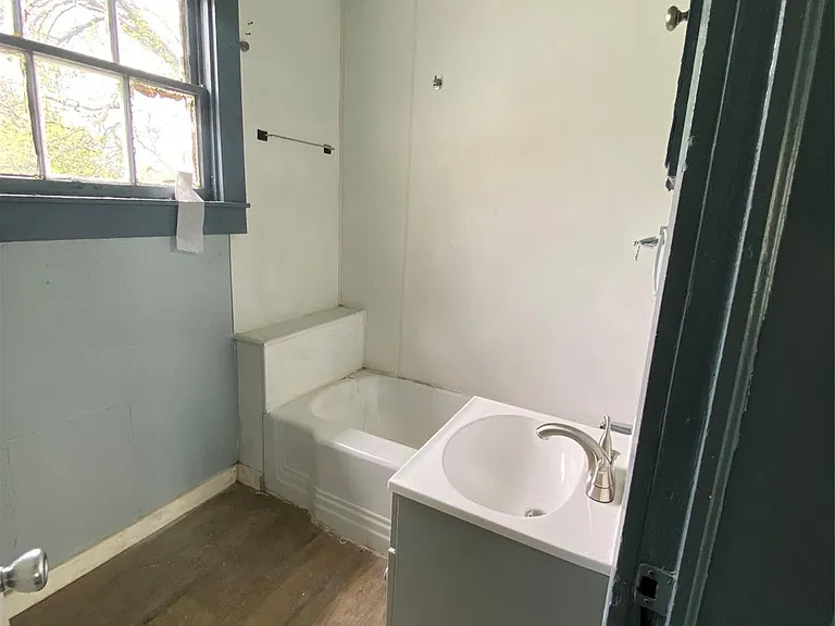 309 E Nelson St #B — Photo 7