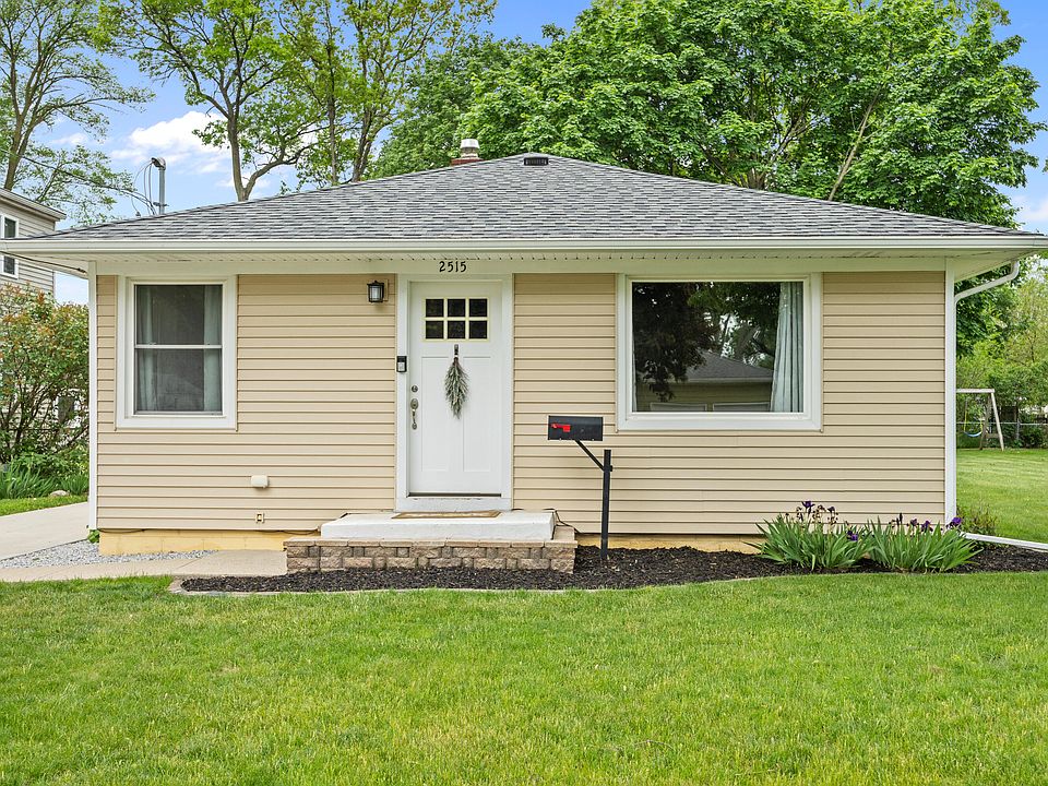 1st image of 2515 De Laat Ave SW