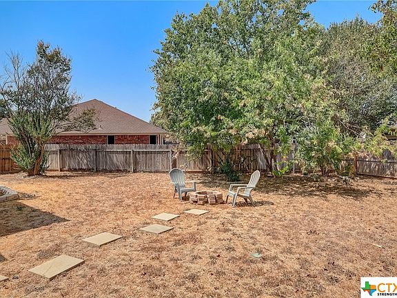 3rd image of 122 River Park Cv