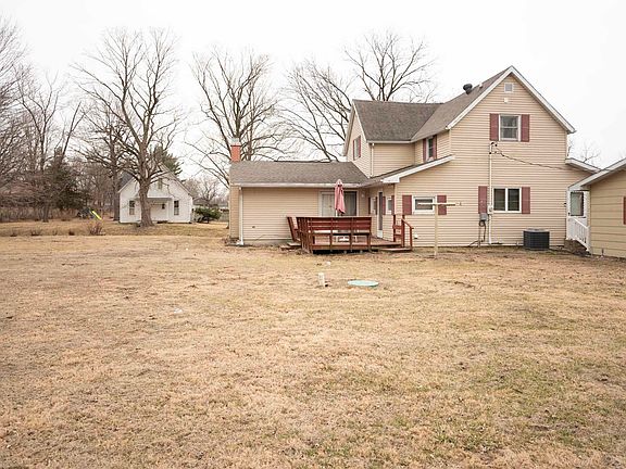 4th image of 425 Le Claire St