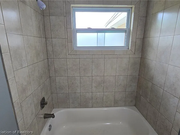 1552 Cedarbrook St — Photo 20