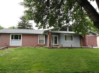 7 Blossomwood Ct, Florissant, MO 63033