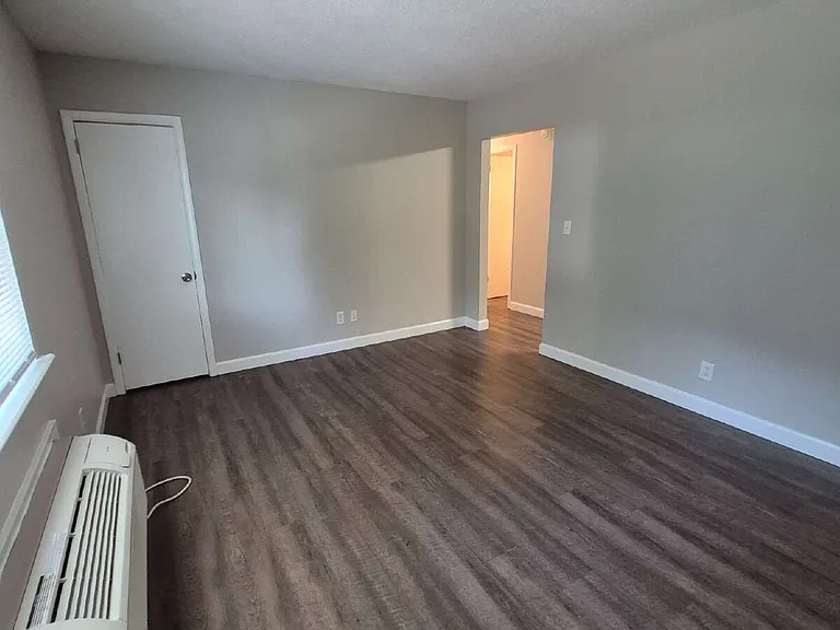 217 Sweetland Dr #6 — Photo 5