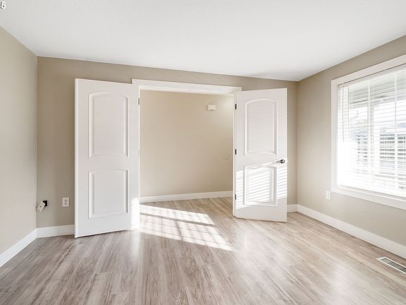 5th image of 16816 NE 31st Way