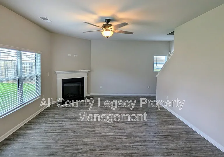 1313 Brookstone Lake Dr — Photo 2