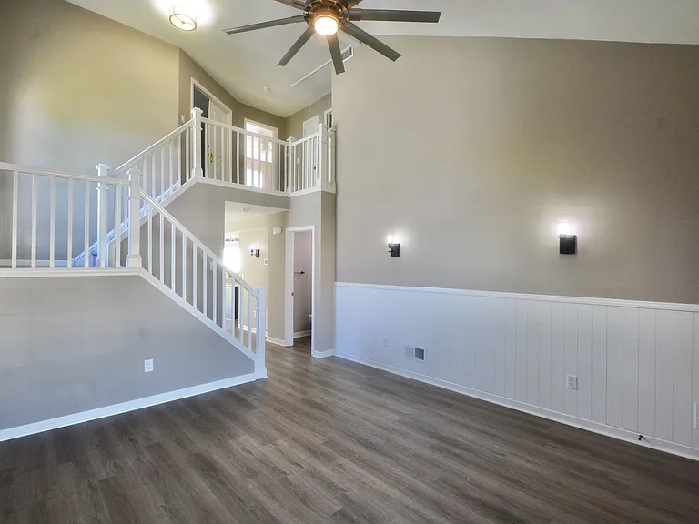 107 Redden Ln — Photo 3