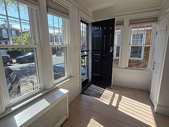 2nd image of 1625 Ryder St