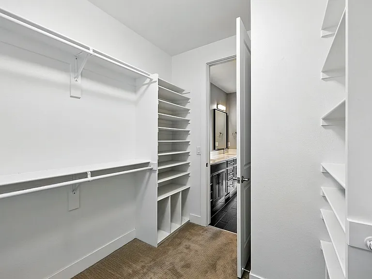 5630 S Sycamore St — Photo 8