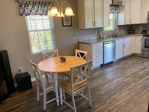 5th image of 100 Crabtree Ln