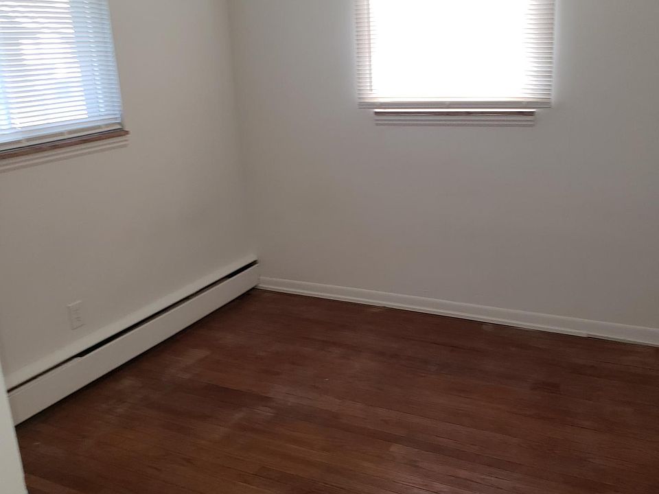 1st image of 1454 Russell Ave APT 1