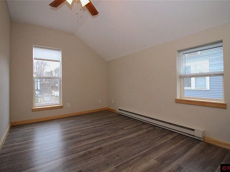 118 Van Brunt St — Photo 6