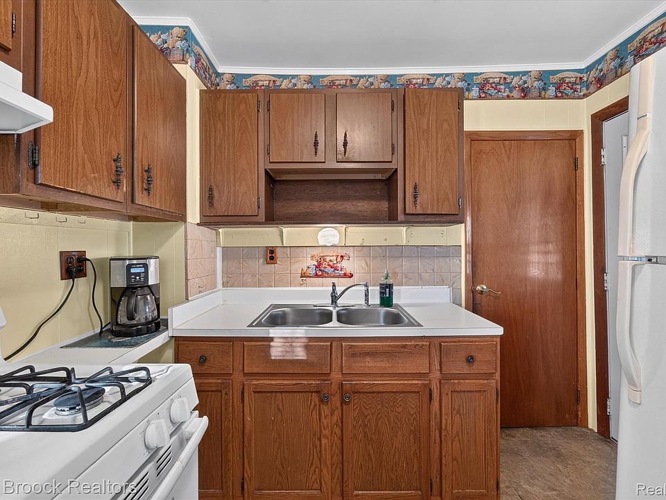 36 W Brickley Ave, photo 15