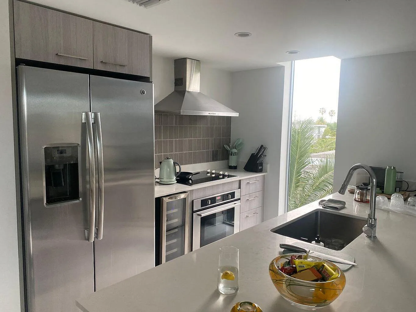 2 bed, 2.0 bath, 1260 sqft, $6,500 — Photo 2
