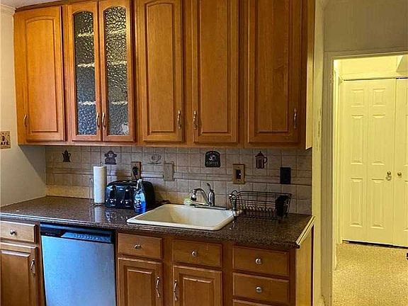 5th image of 100 Brooklyn Ave APT 4A