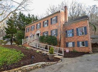 2620 Robin Hood Rd SE, Roanoke, VA 24014