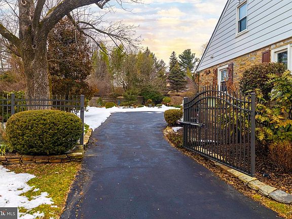 4th image of 412 Rices Mill Rd