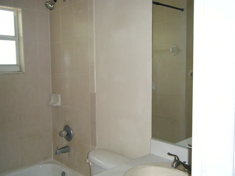 Main BA with a bathtub