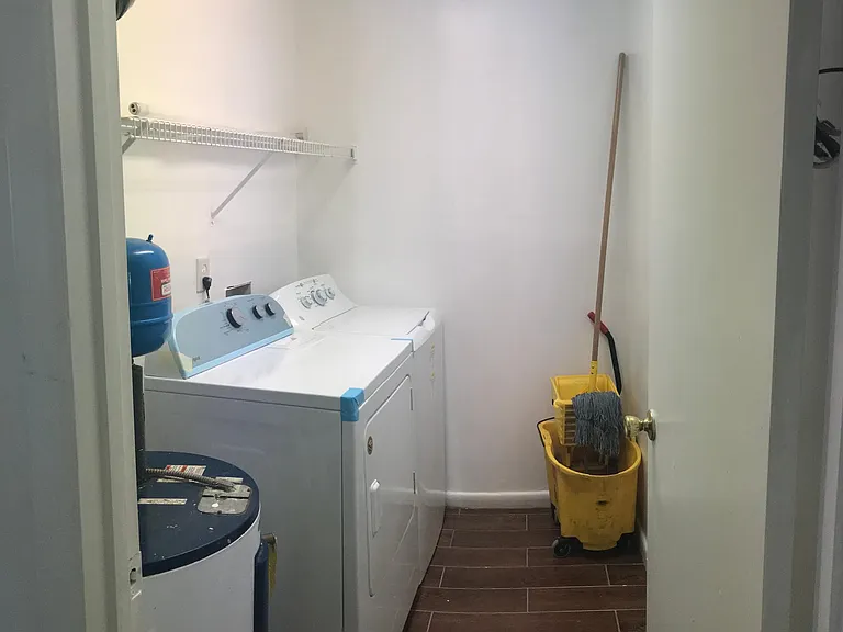 220 Elm St #404 — Photo 6