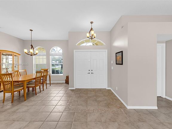 4th image of 6922 E Mariposa Cir