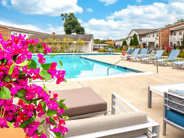 Hawthorne Living | 211 Hawthorne Ave, Central Islip, NY