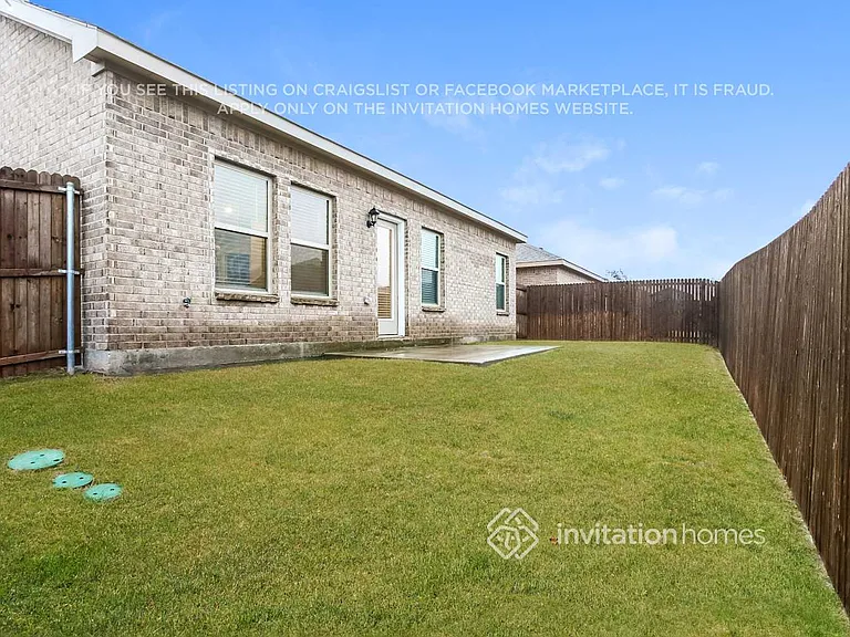 1804 Yale St — Photo 15