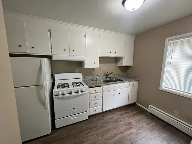 179 Charles Street Northeast - 8 — Photo 2