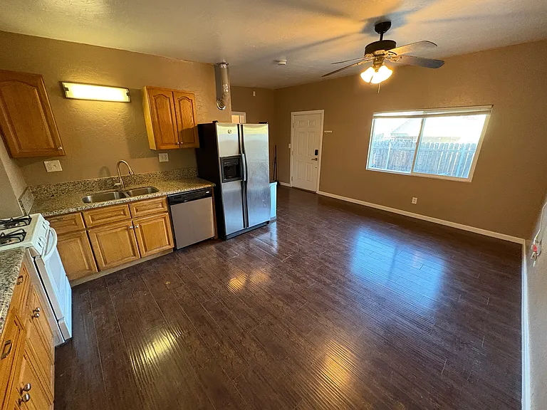 6724 Western Ave — Photo 5