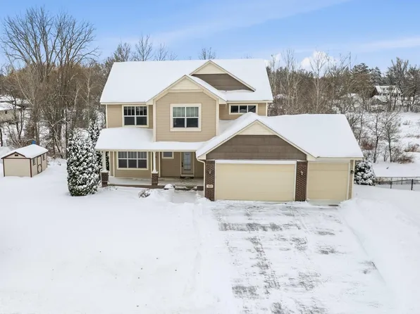 969 Kelly St, Lino Lakes, MN 55014