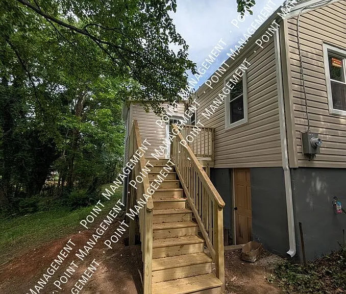 1522 Grayson Ave NW — Photo 8